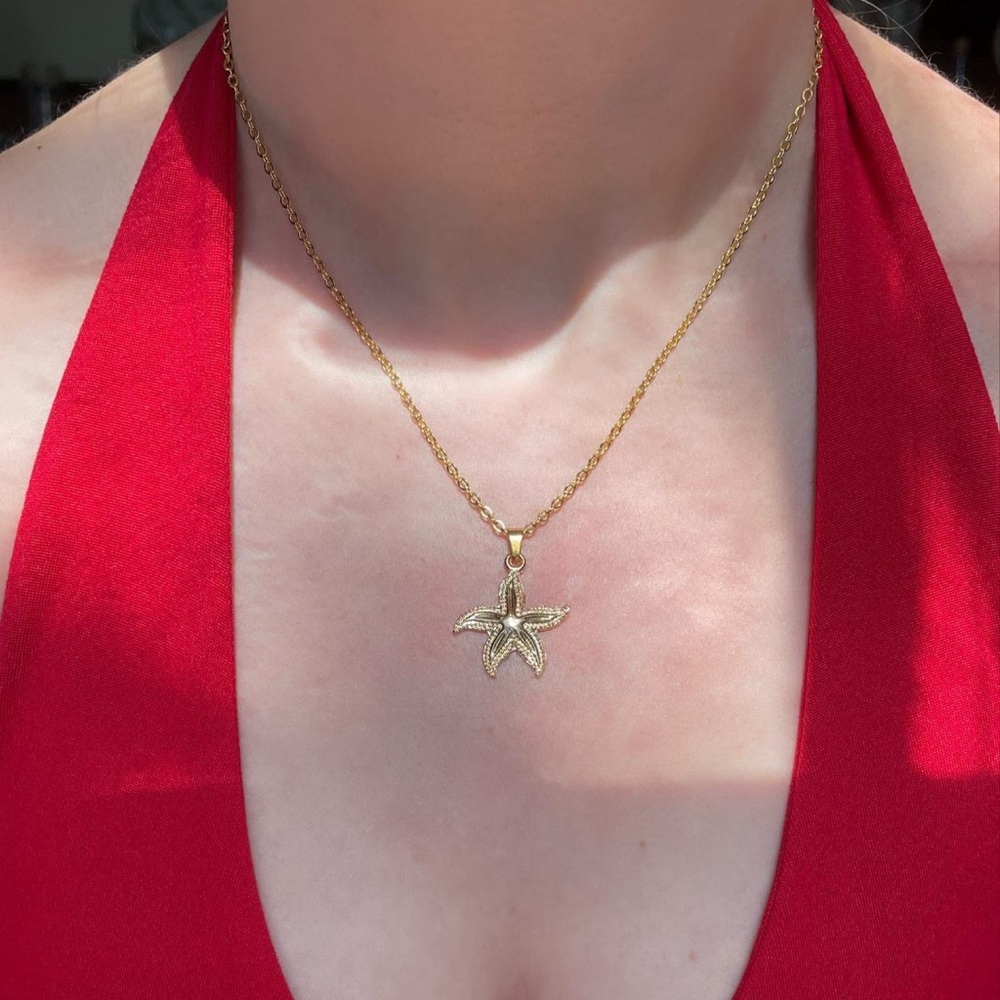 Gold Starfish Pendant Necklace